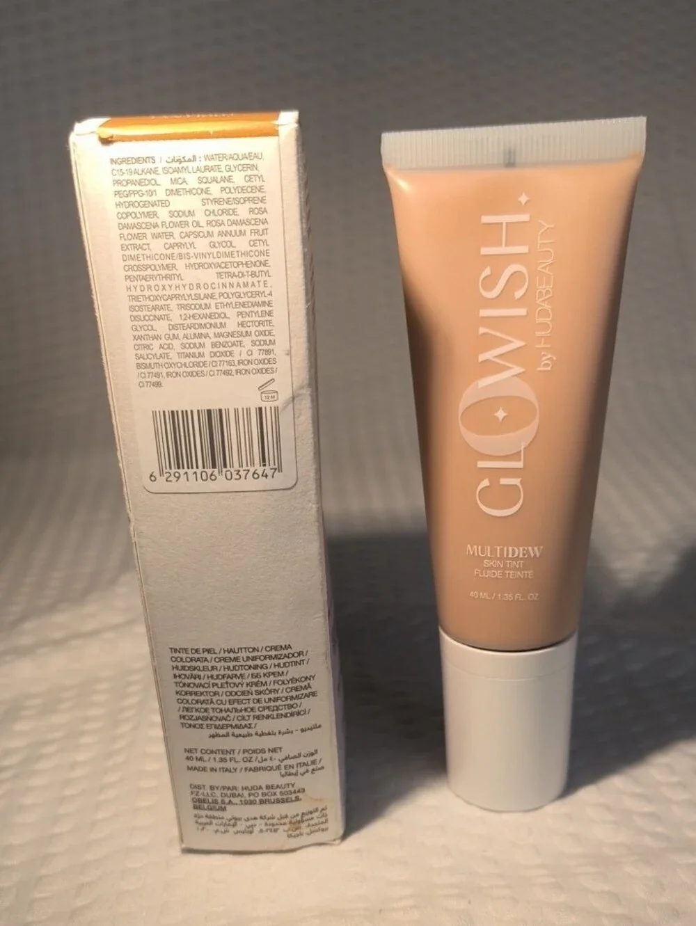 Huda Beauty Glowish MultiTidew Skin Tint 07 Tan Light